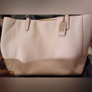 Elegant Coach Cream Tote Bag With Gold Hardware